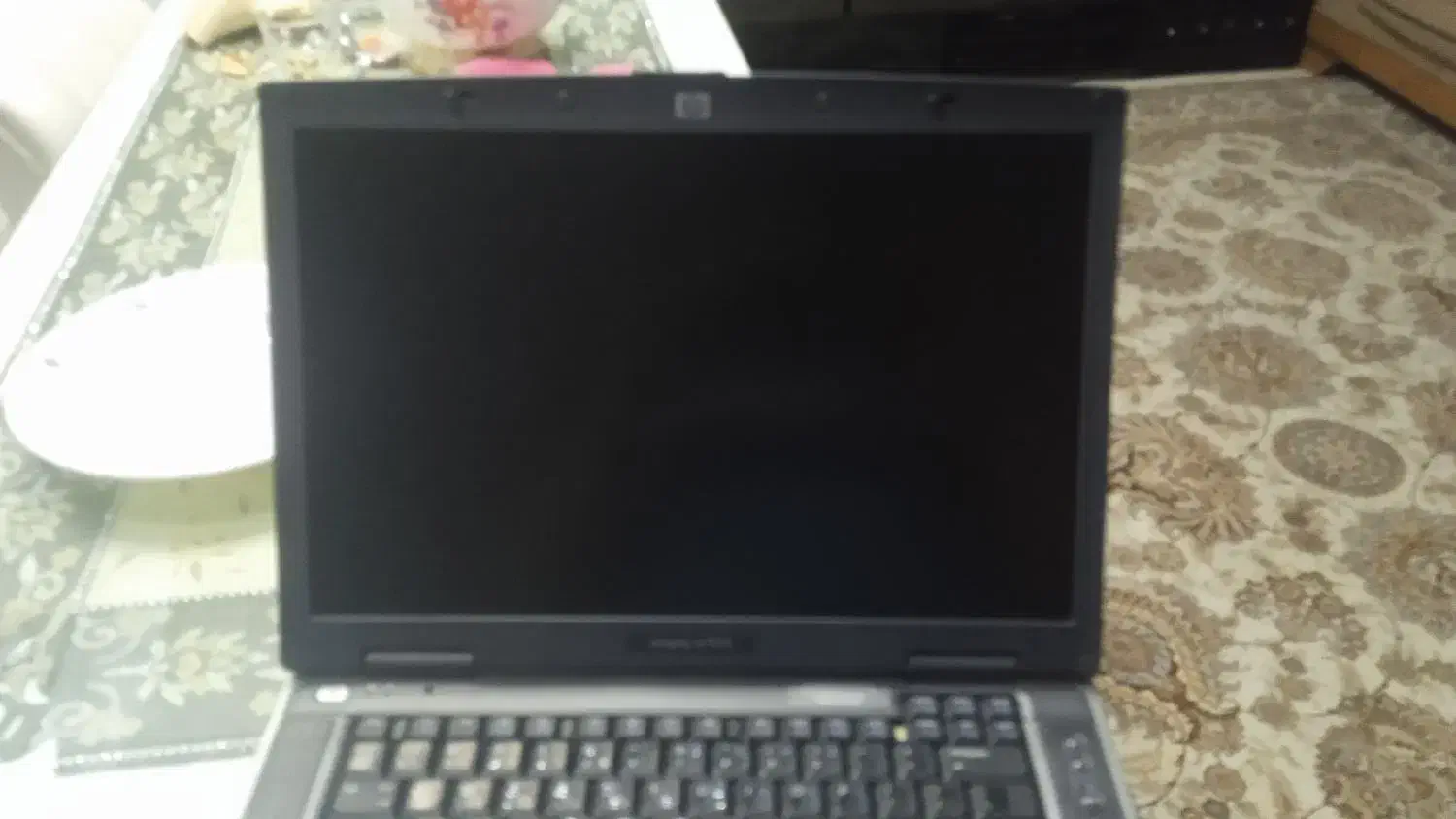 لبتاب hp  درحد نو Windows XP با شارژرش 4000000|رایانه همراه|تهران, علم و صنعت|دیوار