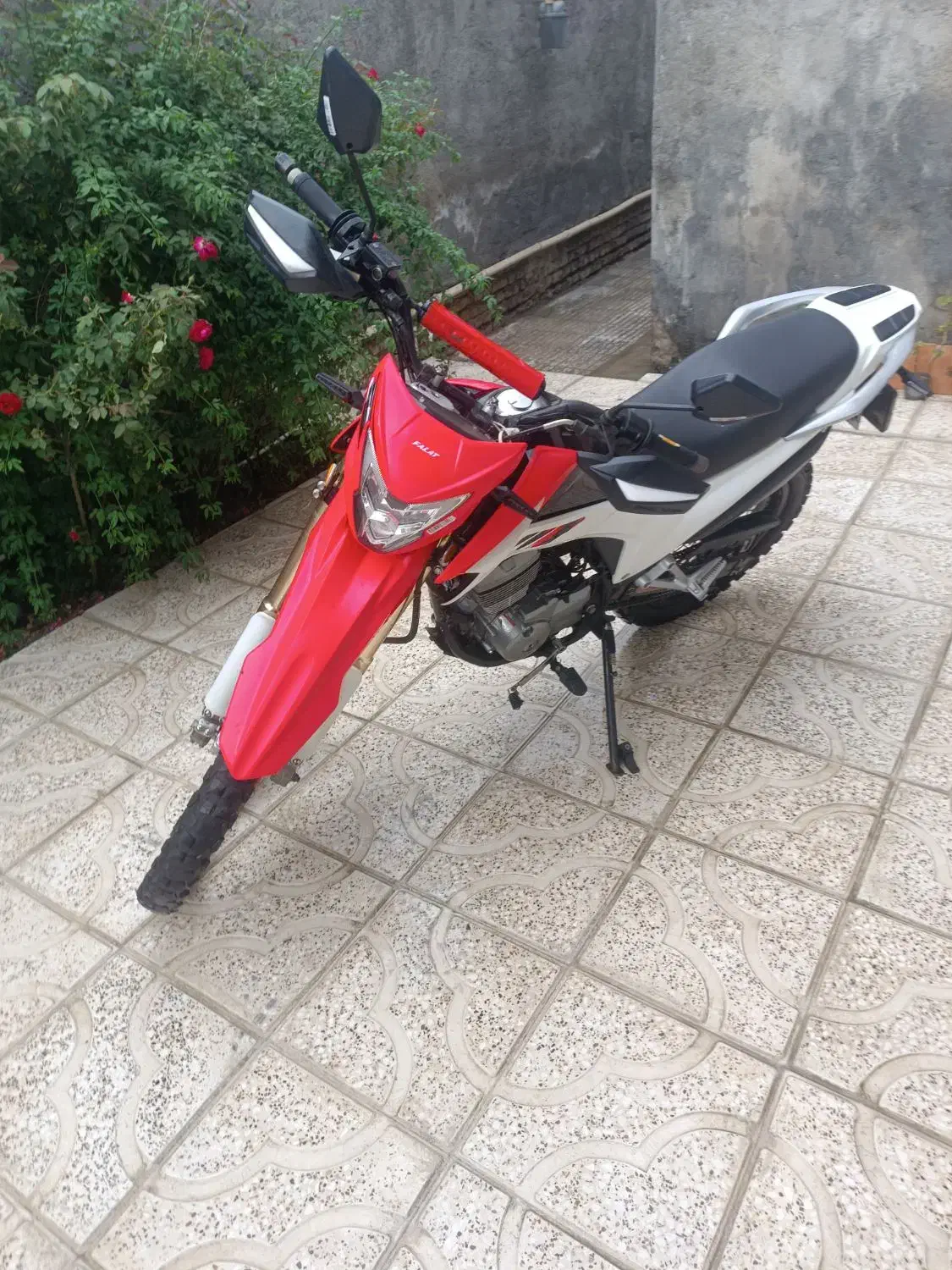 فلات 200 نیوفیس|موتورسیکلت|گرگان, |دیوار