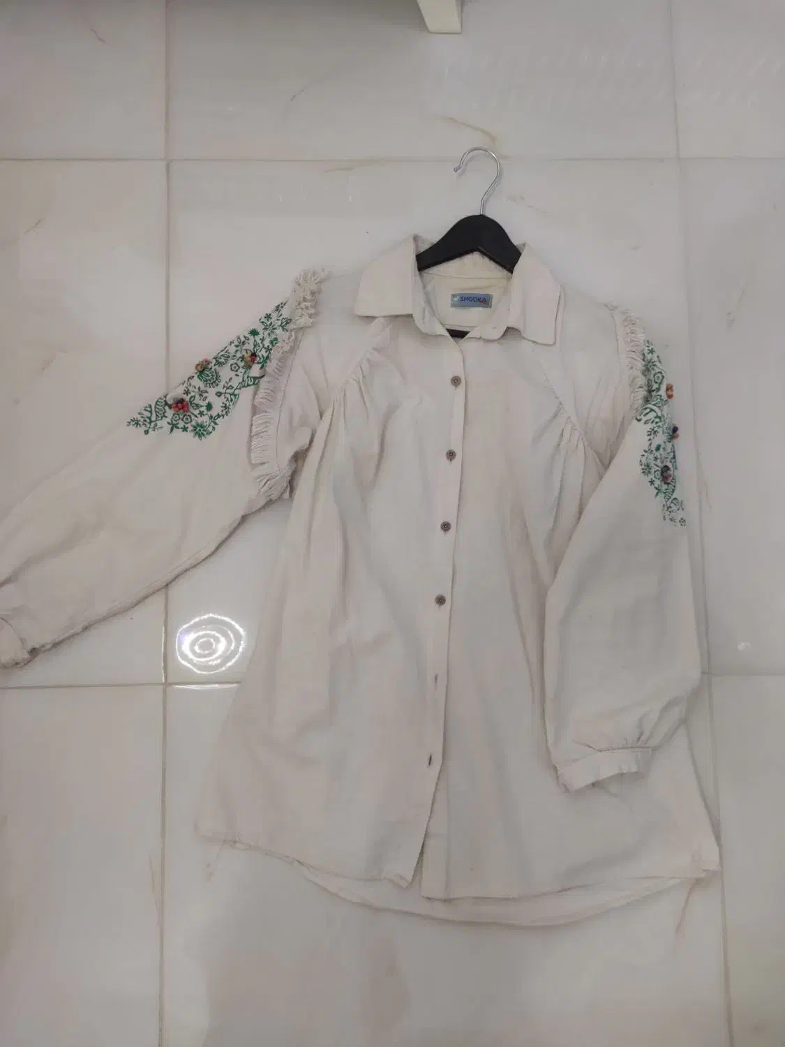 تعدادی مانتو|لباس|رشت, حمیدیان|دیوار