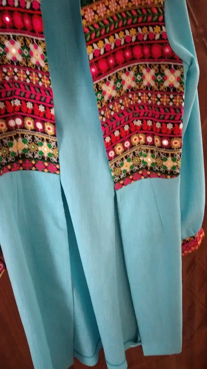 لباس زنانه|لباس|حمیدیا, |دیوار