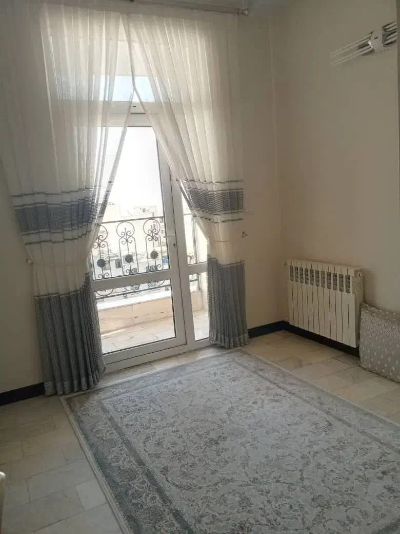 ۷۵متر دو خواب  پارکینگ انباری بالکن بسیار تمیز