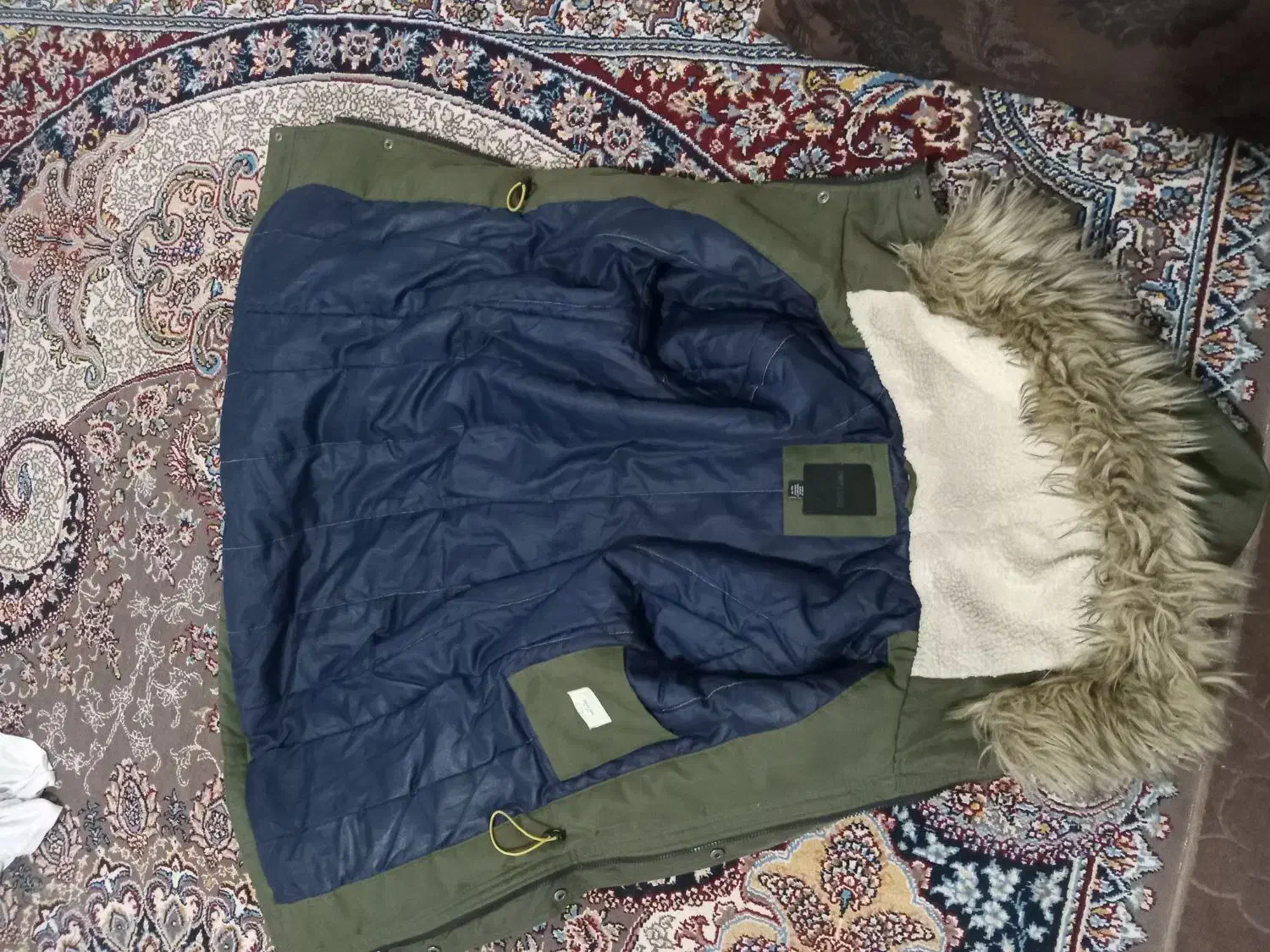 کاپشن در حد نو قیمت ۸۰۰هزار تومان|لباس|سیلوانه, |دیوار