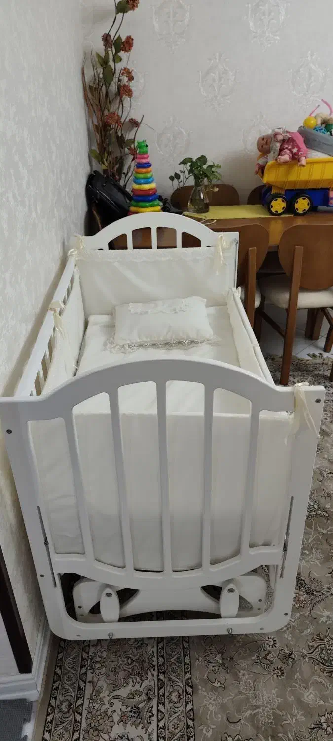 تخت نوزاد وکودک|تخت و صندلی بچه|فردیس, شهرک هفده شهریور|دیوار