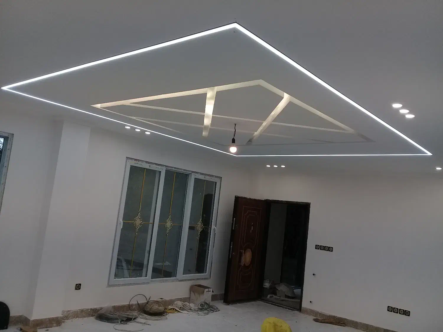 نیروی کار برق کار مبتدی|استخدام معماری، عمران و ساختمانی|فومن, |دیوار