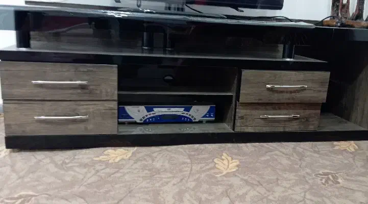 زیر تلویزیون سالم درحد نو|میز تلویزیون|مشگین شهر, |دیوار