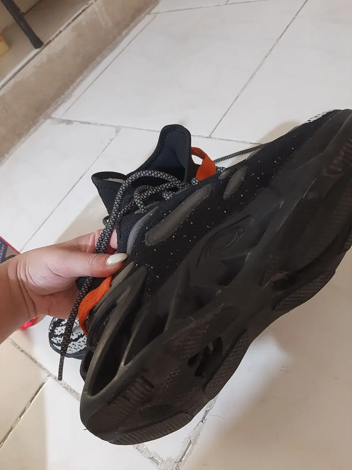 کفش مردانه|کیف، کفش، کمربند|صدرا-فارس, فاز ۲|دیوار