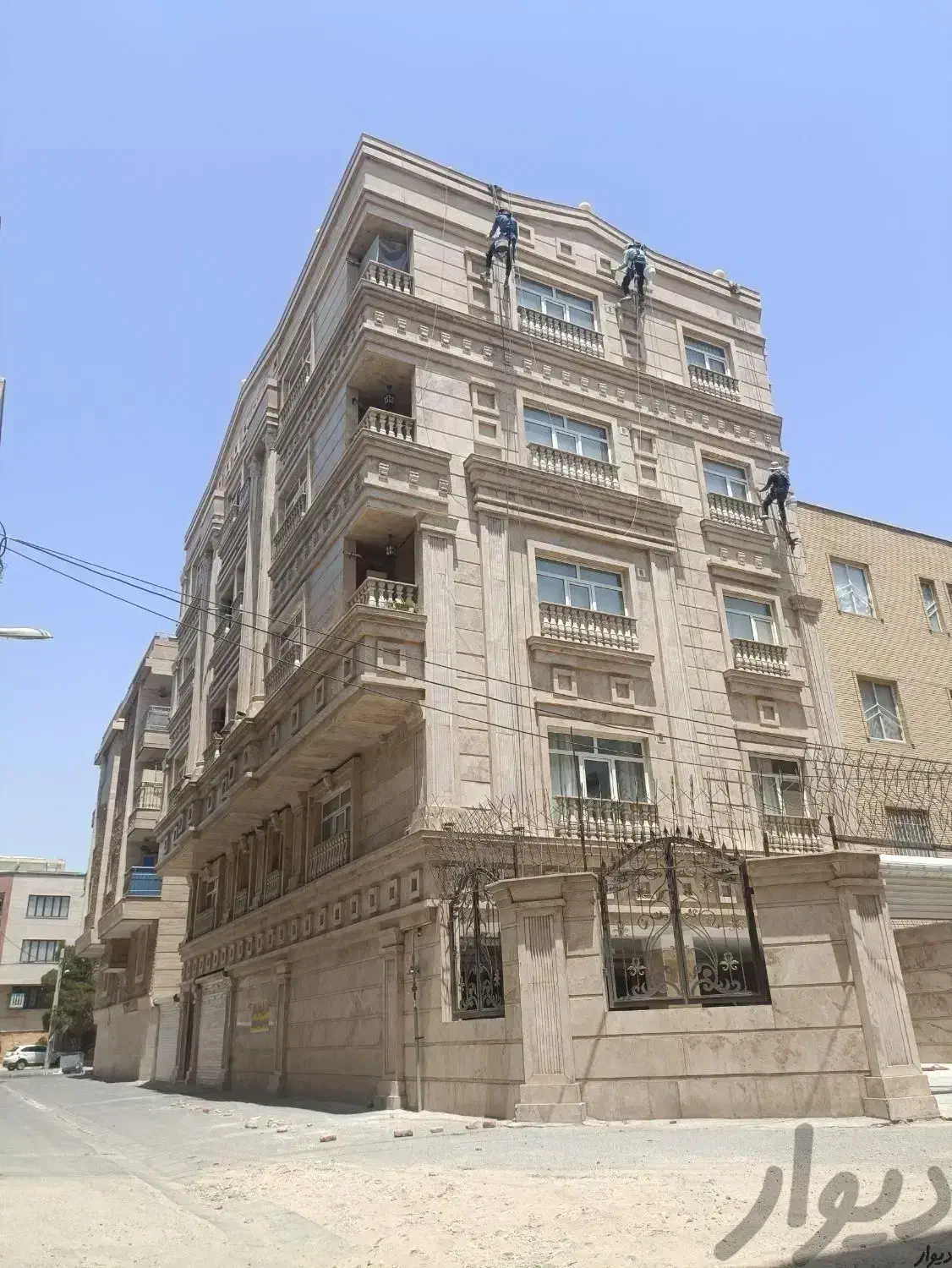 پیچ ورولپلاک کردن سنگ نما باطناب توری راپل کار بند|خدمات پیشه و مهارت|تهران, نیروی هوایی (پیروزی)|دیوار