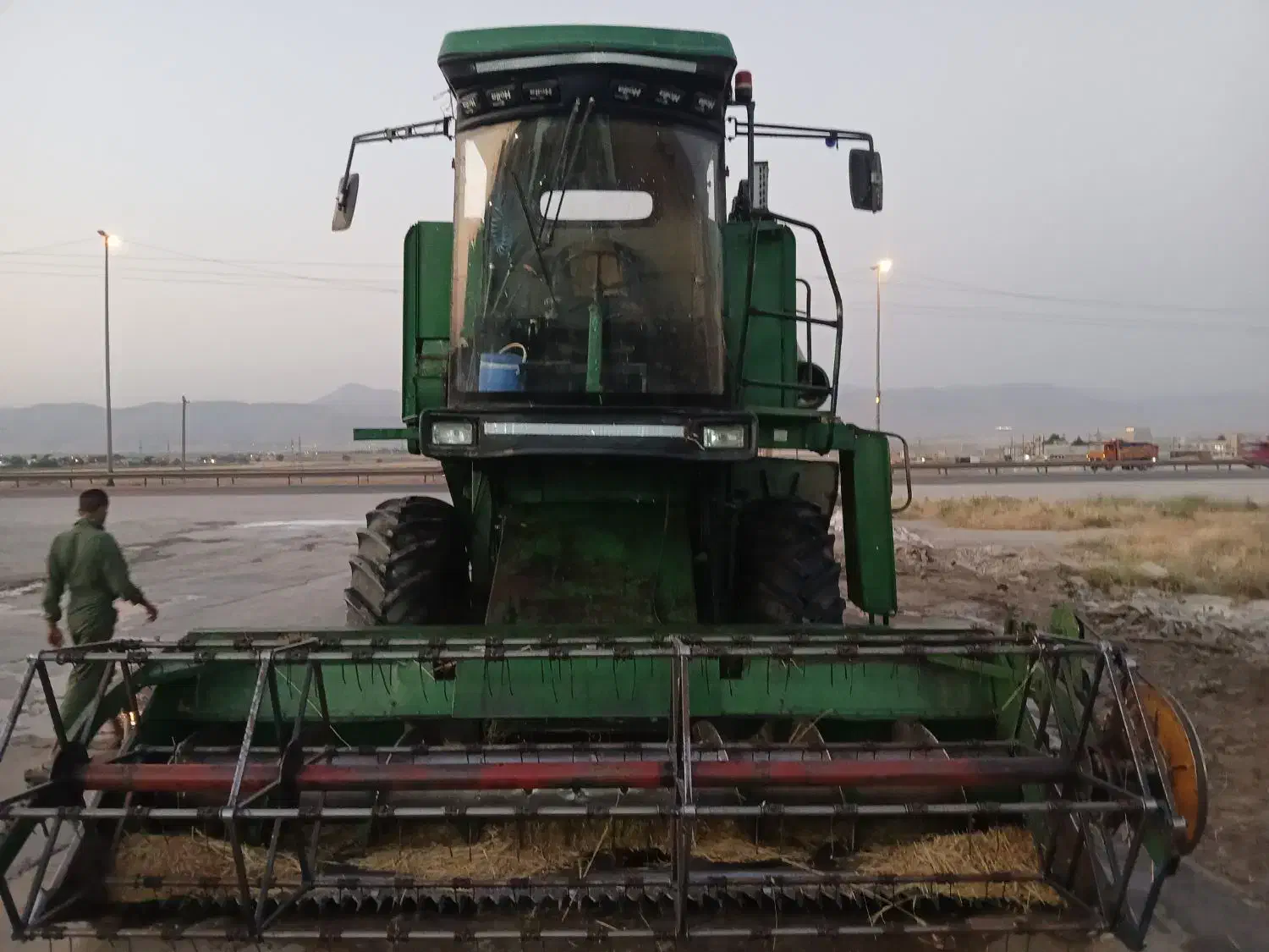 کمباین 955|خودرو سنگین|زاغه, |دیوار