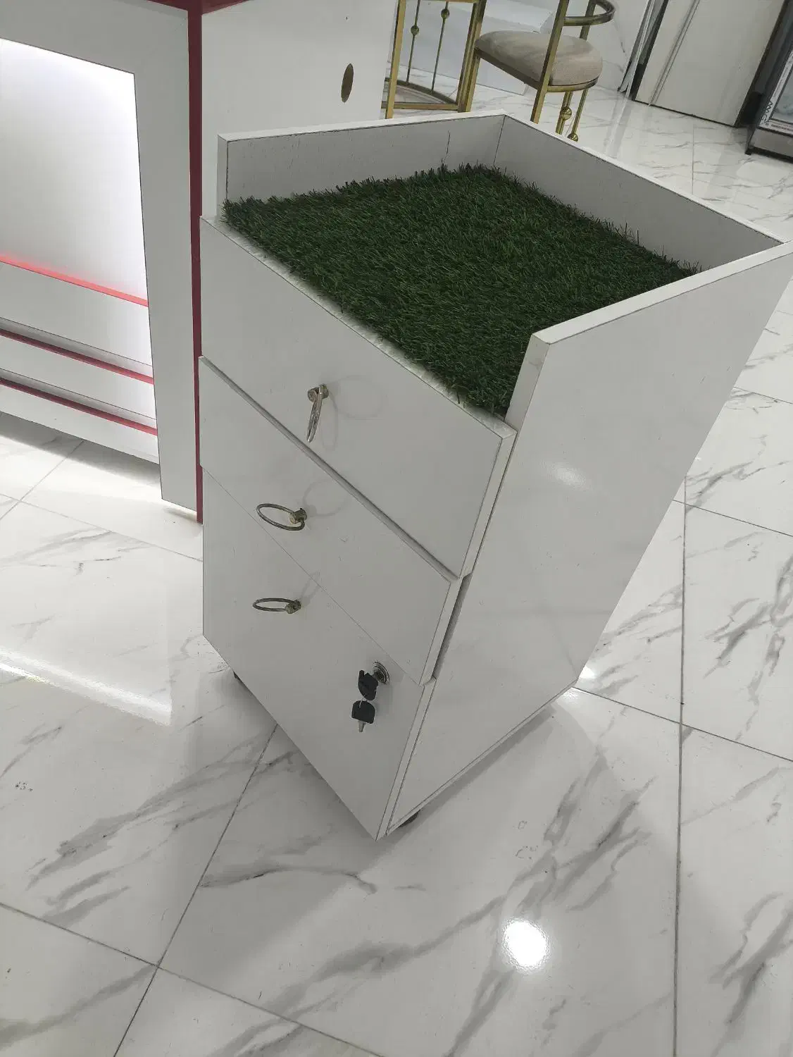 ترولی کشویی|آرایشگاه و سالن‌های زیبایی|جم, |دیوار