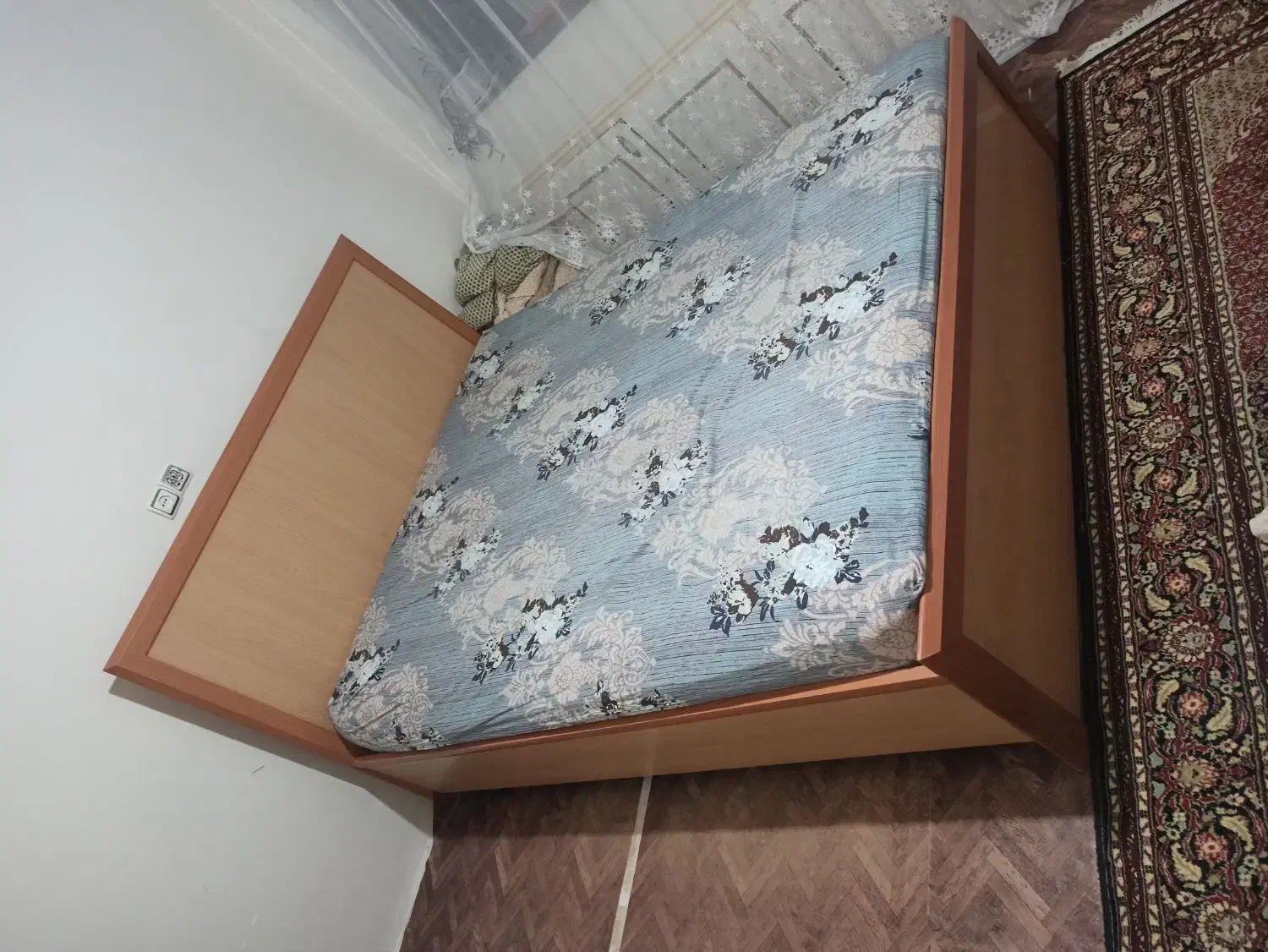 وسایل خانه تخت  مبل میز تلوزیون و...|مبلمان خانگی و میز عسلی|سلماس, |دیوار