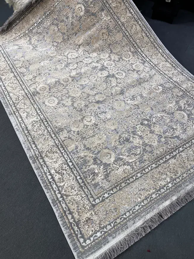 فرش افشان گلبرجسته طوسی کرم|فرش|تهران, شکوفه (عبدل آباد)|دیوار