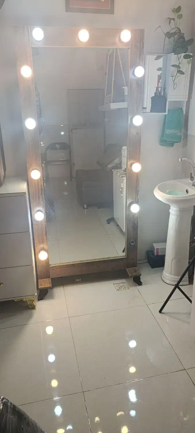 اینه قدی هالیوودی|آرایشگاه و سالن‌های زیبایی|سبزوار, هویزه|دیوار