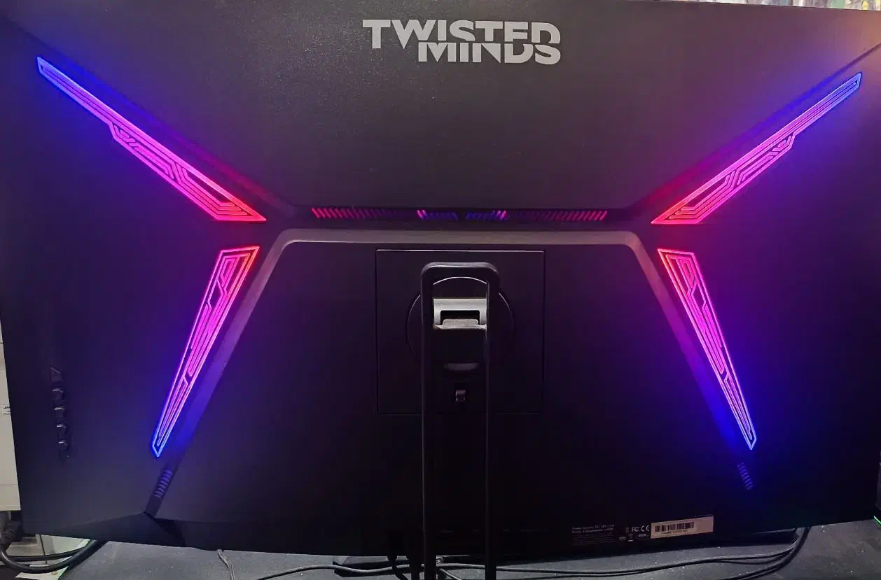 مانیتور گیمینگ 32 اینچ 240 هرتز rgb|قطعات و لوازم جانبی رایانه|همدان, |دیوار