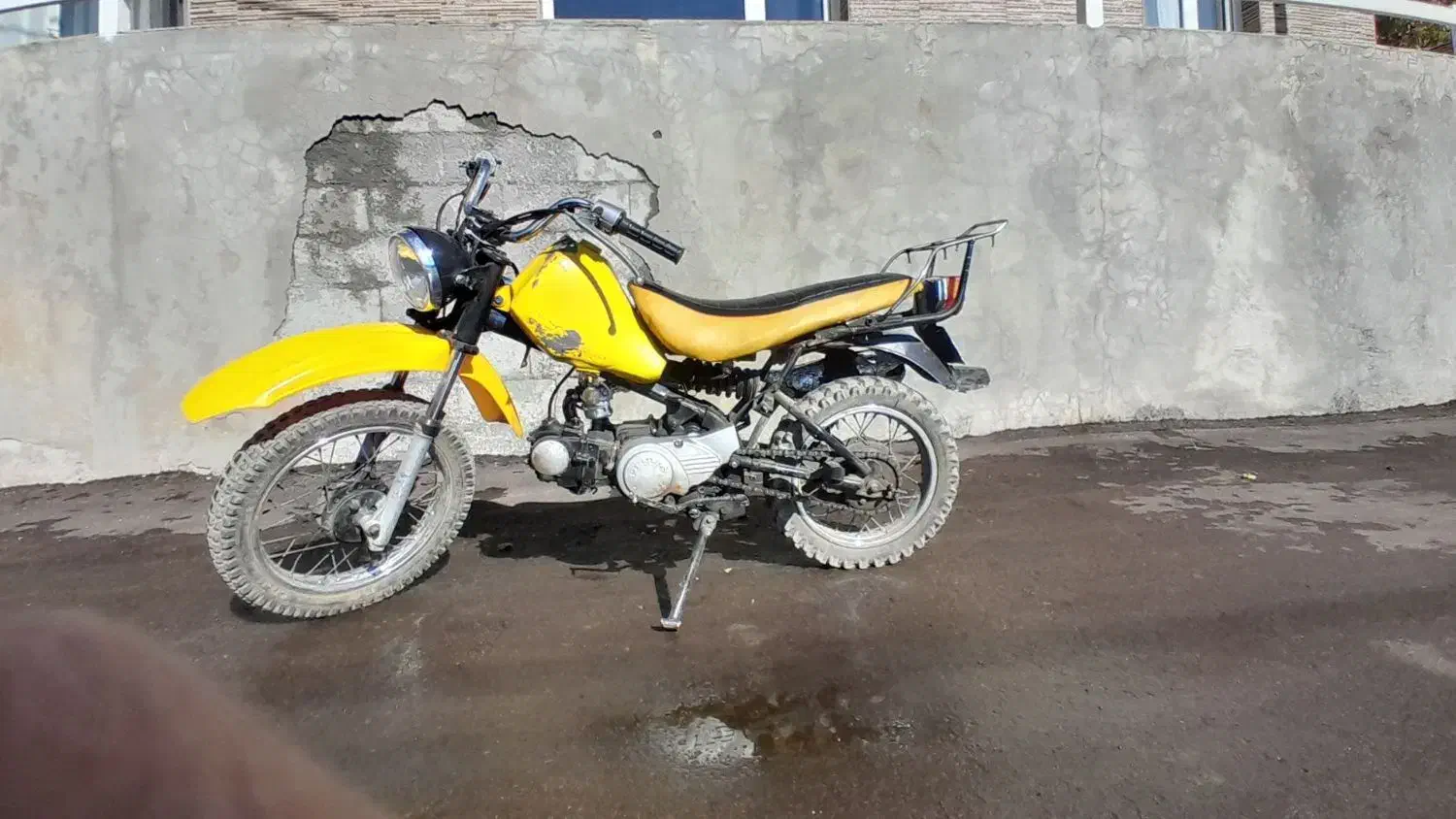 کمبود جا|موتورسیکلت|پاوه, |دیوار