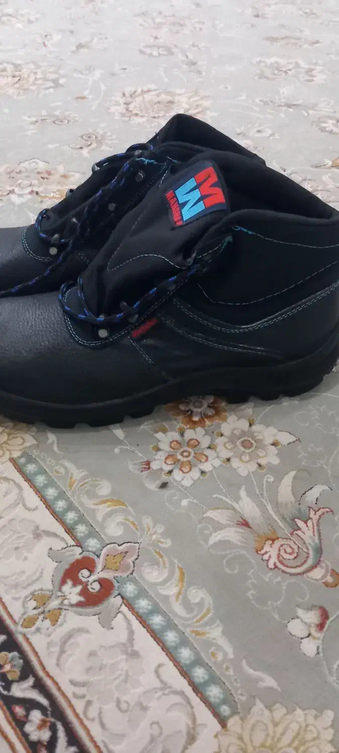 کفش کار وایمنی|کیف، کفش، کمربند|گنبد کاووس, |دیوار