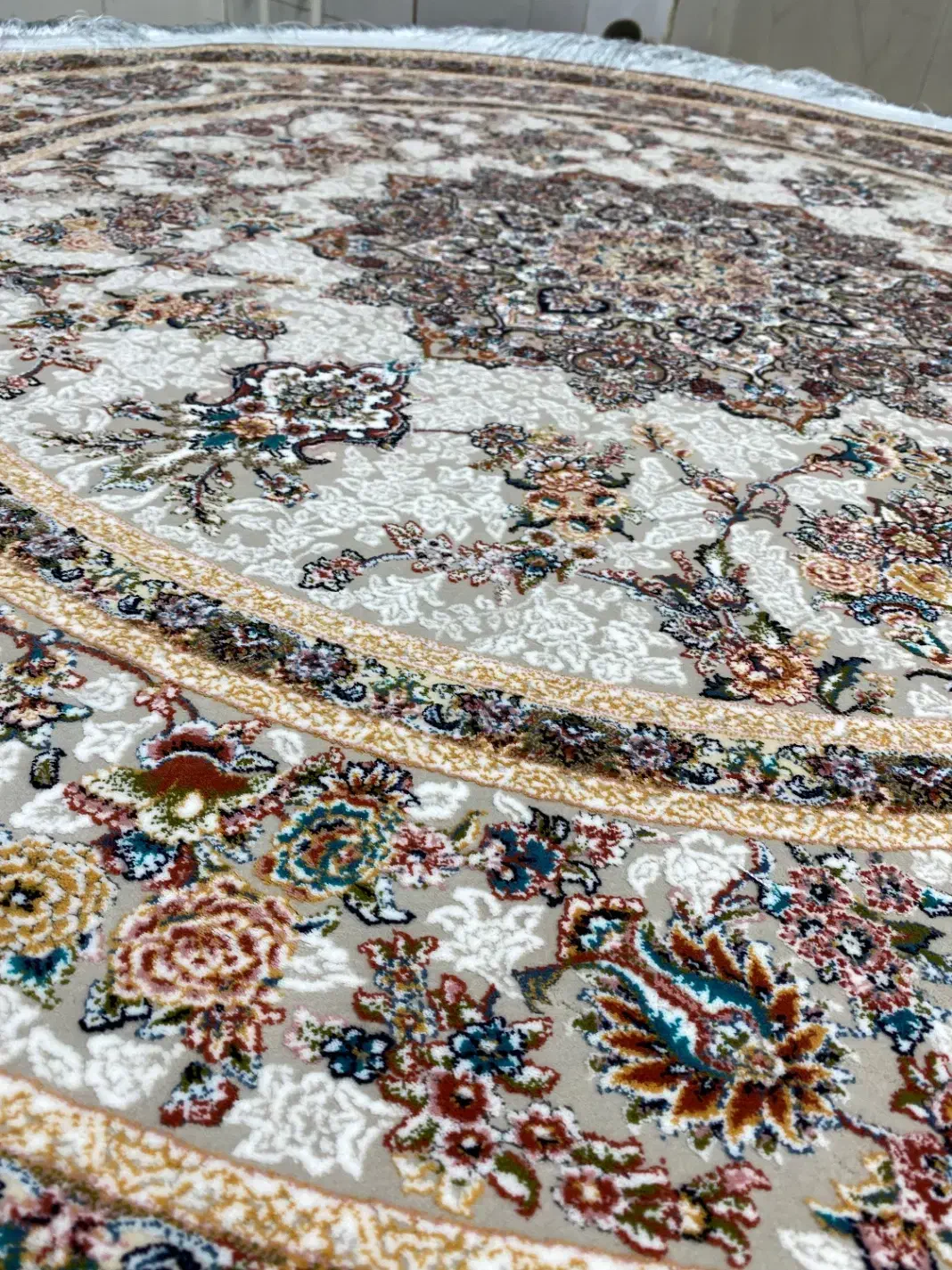 فرش ۱۲۰۰ شانه گرد زیبا|فرش|تبریز, |دیوار