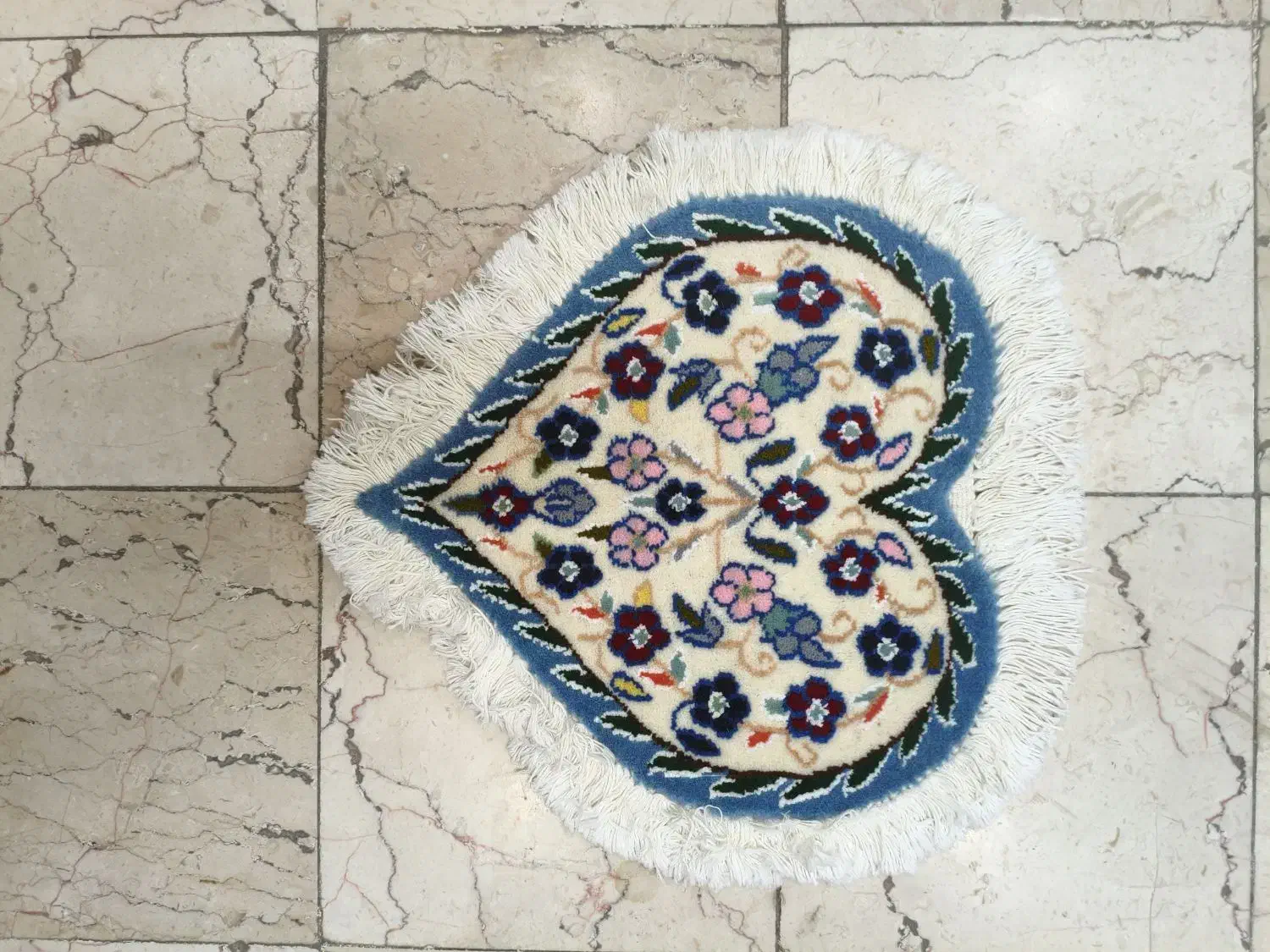 فرش دستباف کوچک نایین طرح قلب|فرش|اصفهان, آبشار|دیوار