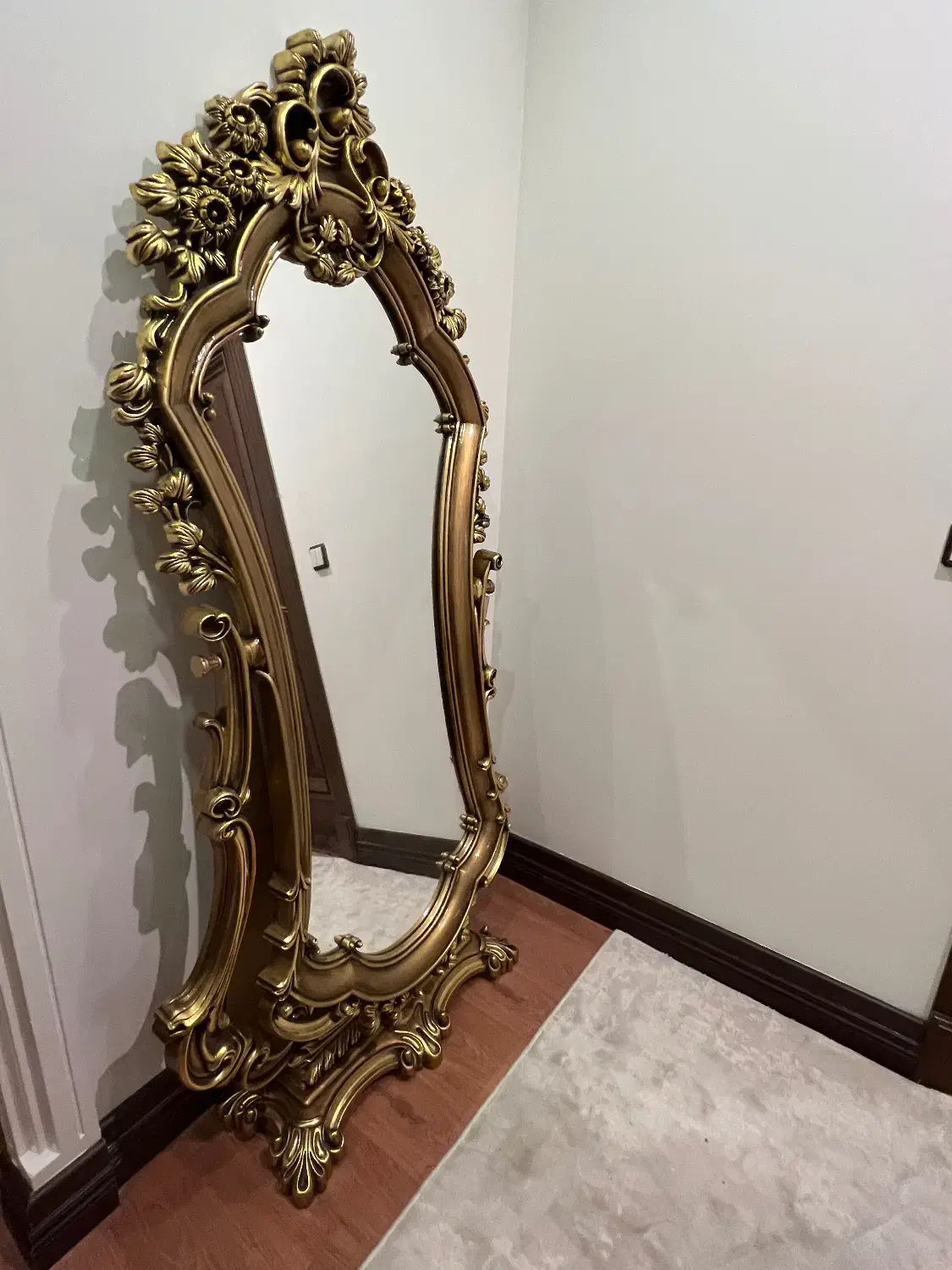 مبلمان غذاخوری و سرویس خواب استیل و لوازم سلطنتی|مبلمان خانگی و میز عسلی|فشم, |دیوار