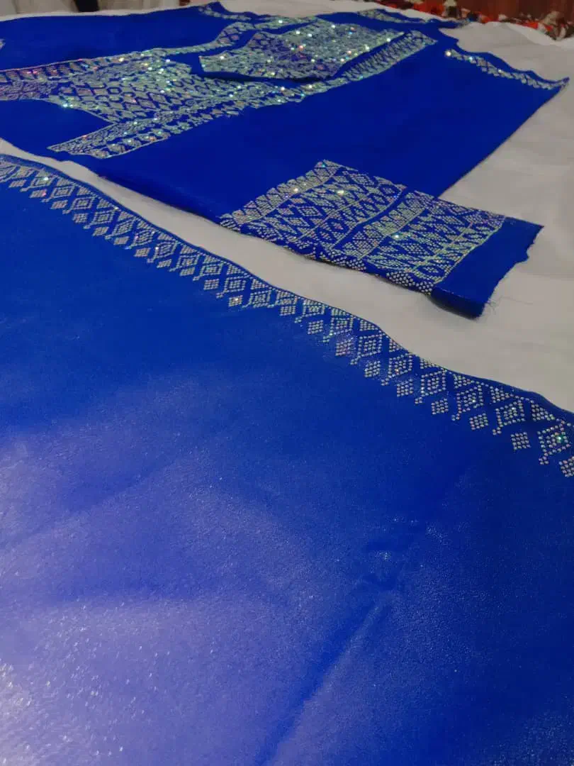 نگین زن لباس|لباس|چابهار, |دیوار