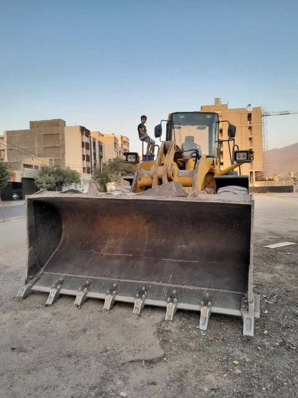 لودر کوماتسو ۴۰۰|خودرو سنگین|کرج, عظیمیه|دیوار