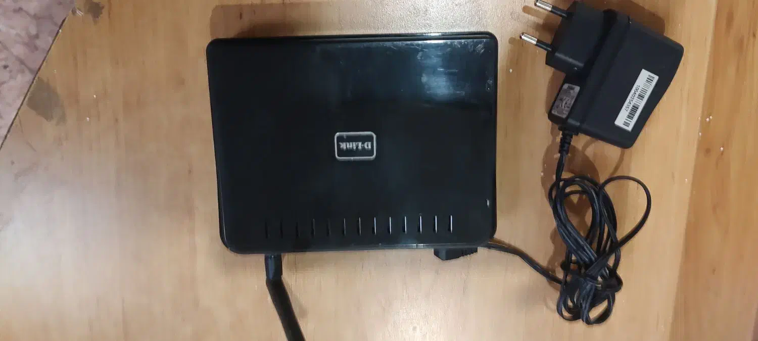 روتر بی سیم دی لینک|مودم و تجهیزات شبکه|اندیشه, اندیشه فاز ۵|دیوار