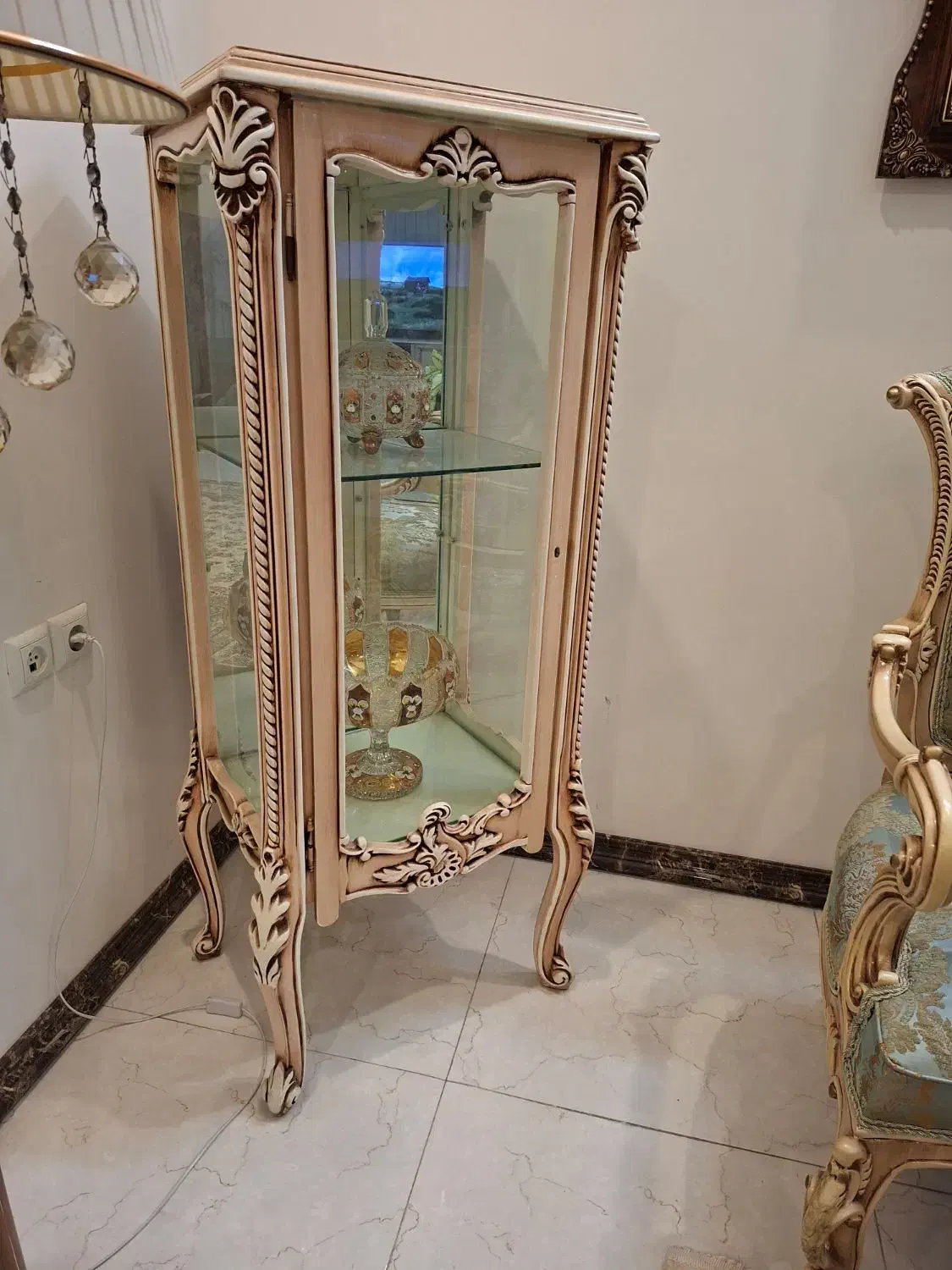 ویترین شیشه ای زیبا|بوفه، ویترین، کنسول|آمل, |دیوار