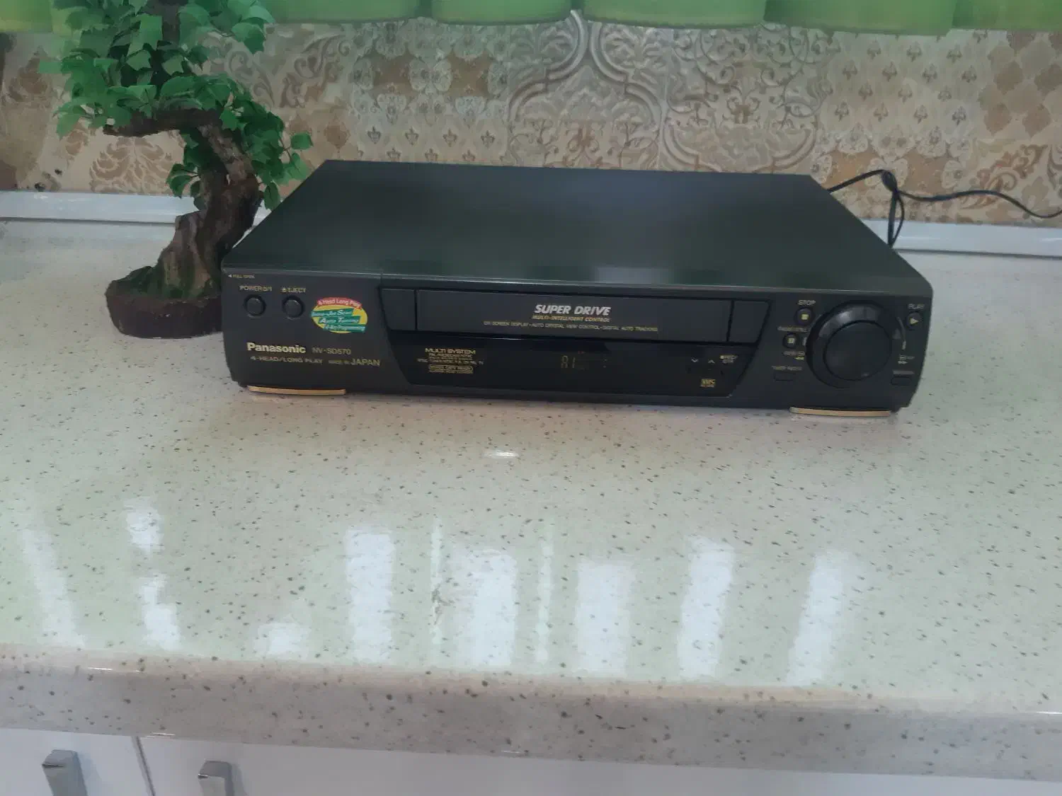 تعدادی ضبط وپخش  وویدئو ودیویدی|صوتی و تصویری|قم, انسجام|دیوار