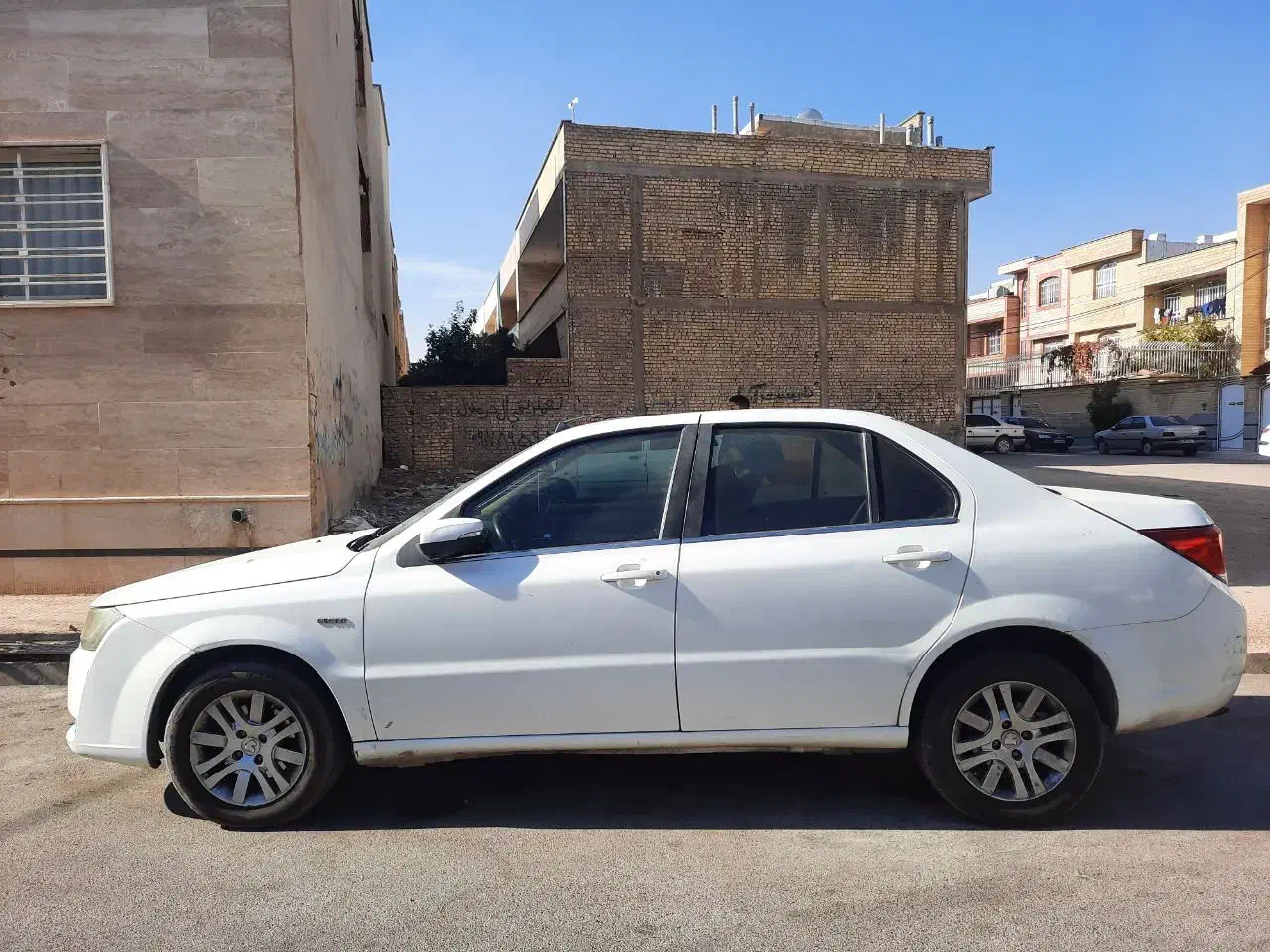 دنا مدل ۹۶ تک برگ سند|خودرو سواری و وانت|شیراز, امام حسین|دیوار