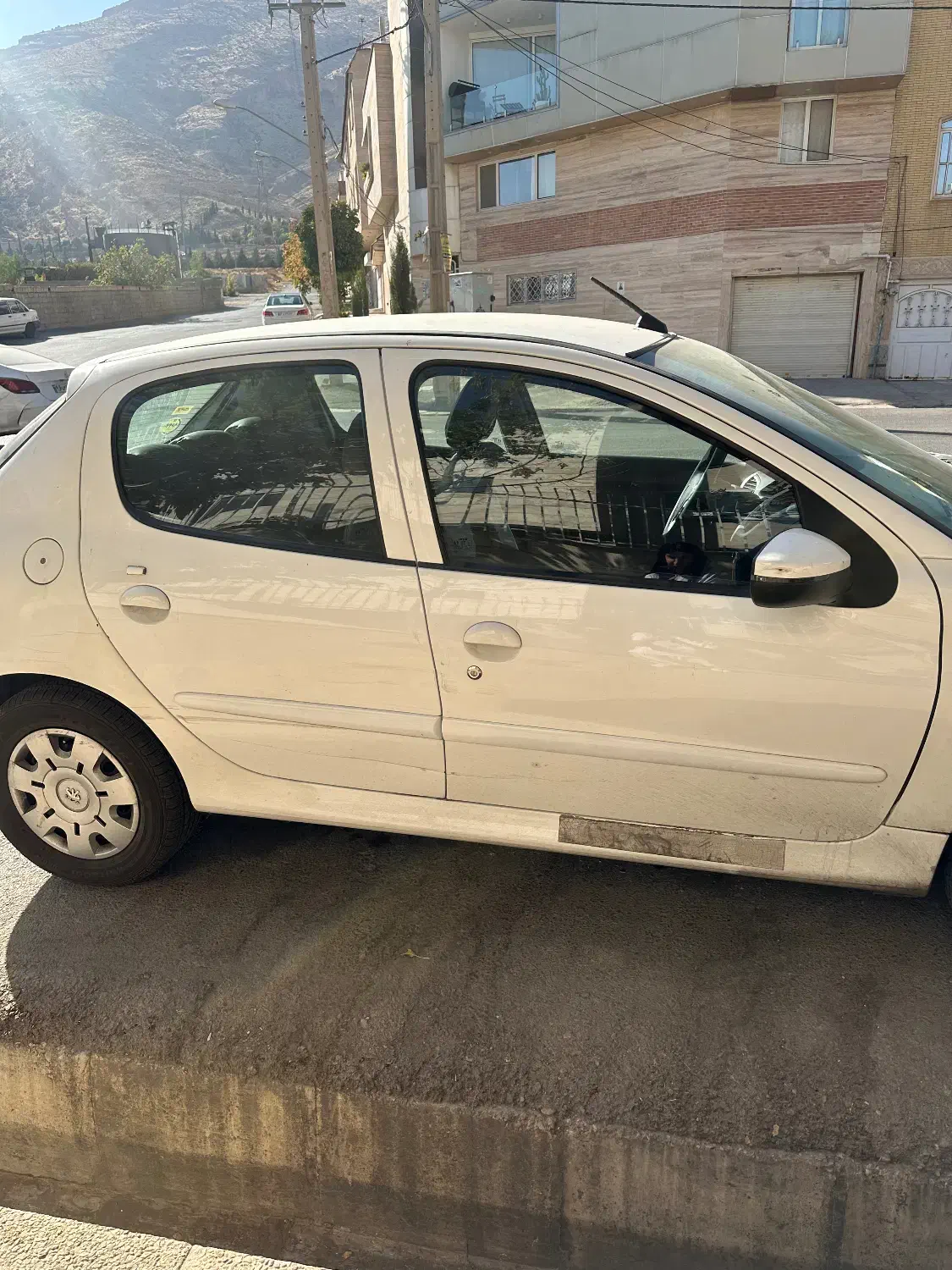 خودرو ۲۰۷ اتوماتیک سقف فلز مدل ۹۸|خودرو سواری و وانت|شیراز, غدیر جنوبی|دیوار