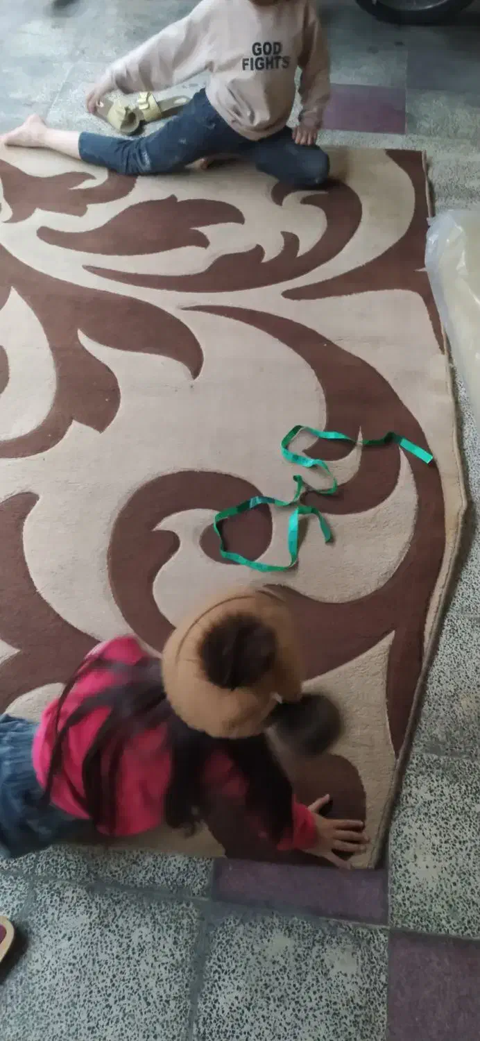 فرش .ضخیم .جنس خوب.قهوه ای ۵۰۰ت|فرش|گرگان, |دیوار