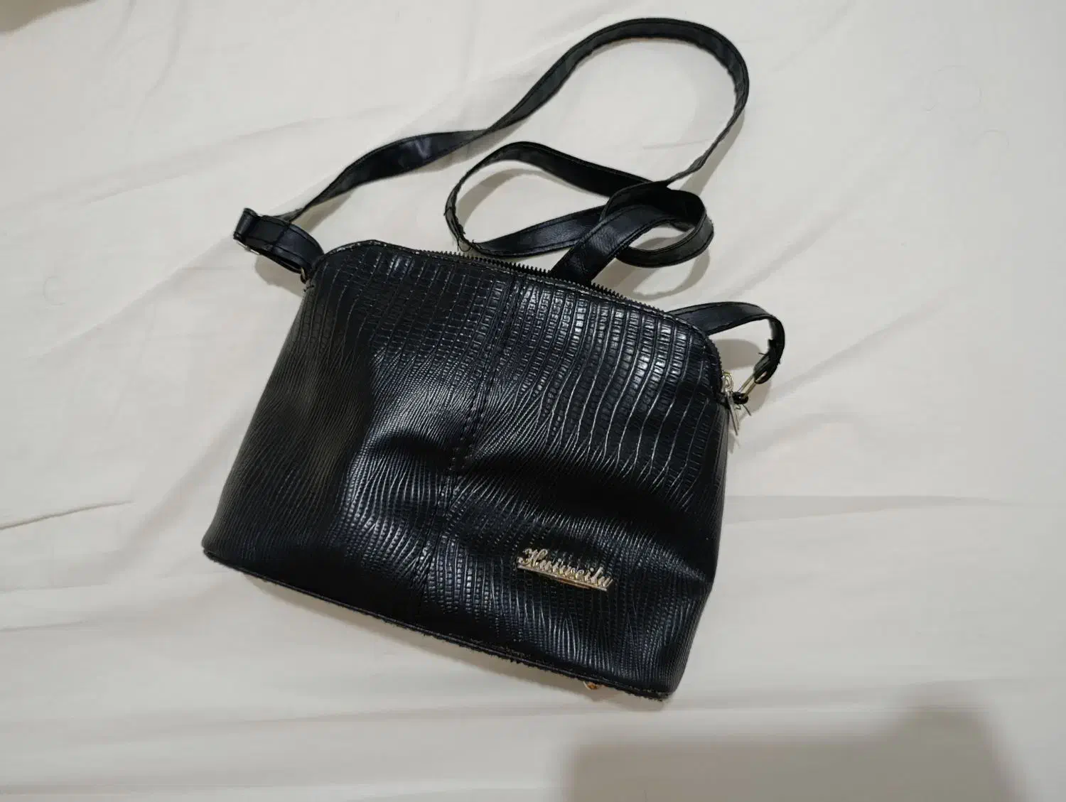 تعدادی کیف و کفش|کیف، کفش، کمربند|زنجان, |دیوار