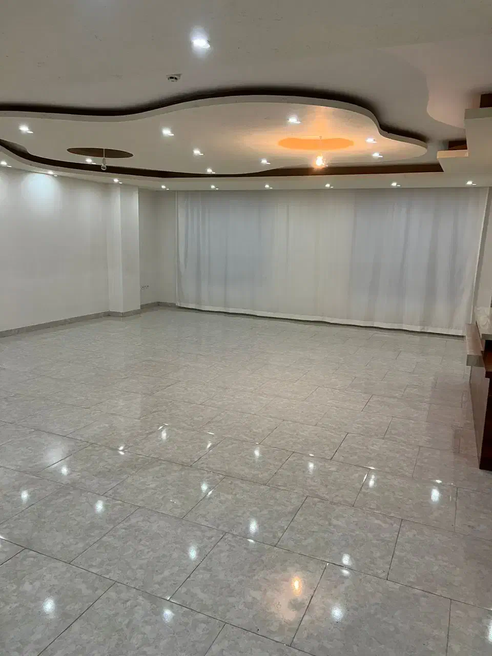 آپارتمانی 190 متری تک واحدی خیابان حسنی|اجارهٔ آپارتمان|ارومیه, |دیوار