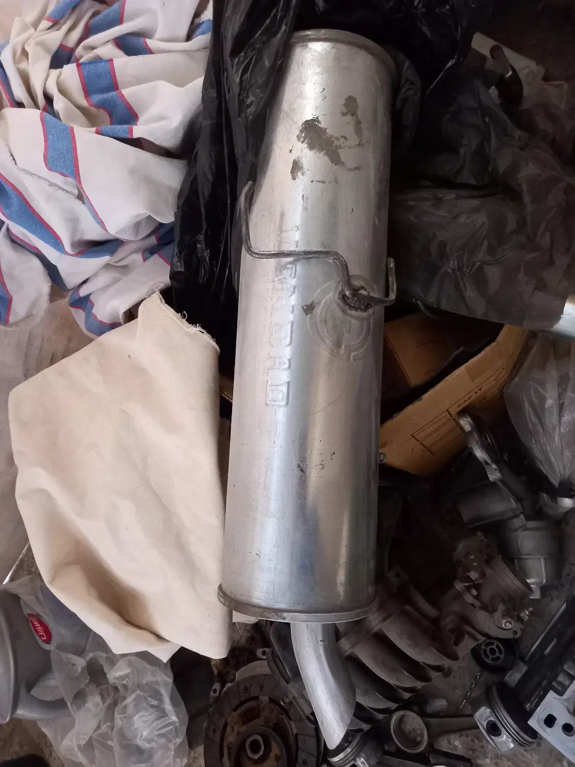 منبع اگزوز بنزی ۲۳۰|قطعات یدکی و لوازم جانبی|شاهینشهر, عطار|دیوار