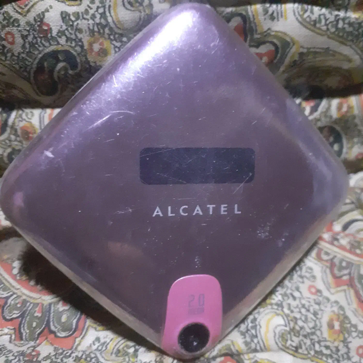 گوشی کلکسیونی آلکاتل مربعی شکل|موبایل|بروجرد, |دیوار