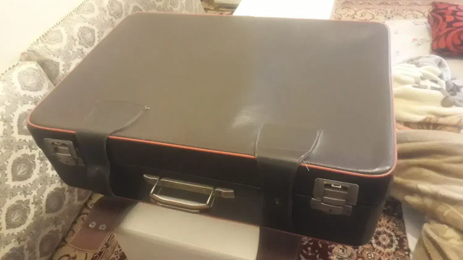 چمدان قدیمی|کلکسیون اشیاء عتیقه|خرم‌آباد, |دیوار