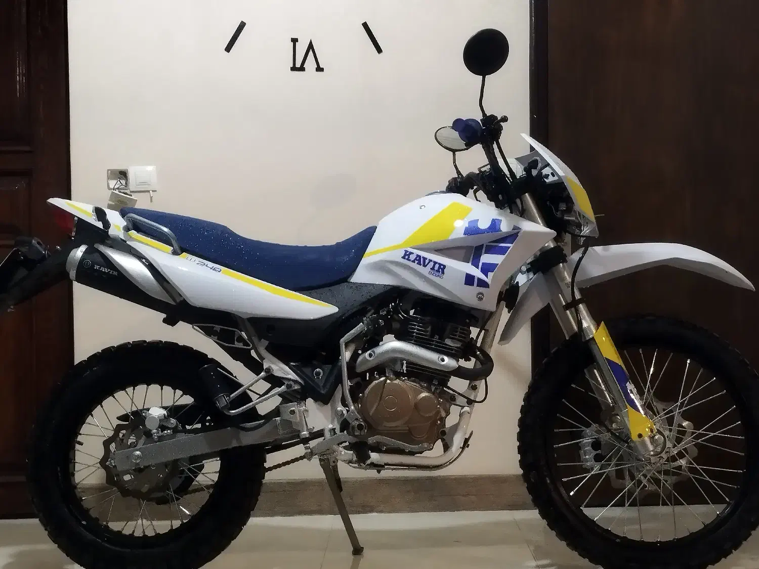 تی 2 بسیار کم کار|موتورسیکلت|رشت, ترمینال|دیوار