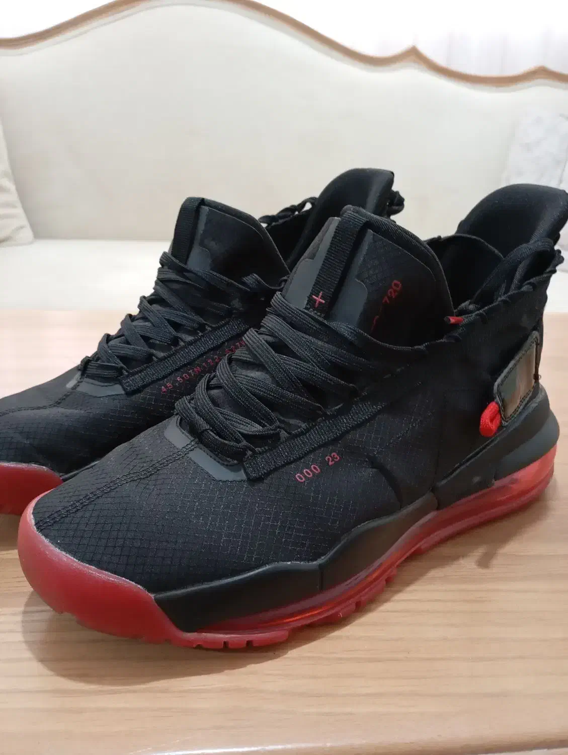 کتونی نایک|کیف، کفش، کمربند|پرند, فاز ۵|دیوار