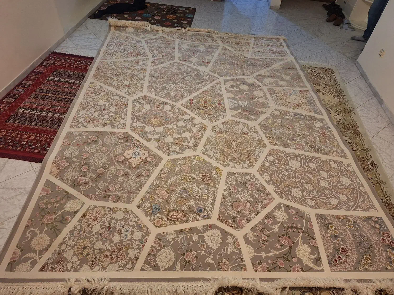 فرش ۹ متری گل برجسته .با پادری|فرش|مشهد, آزادشهر|دیوار