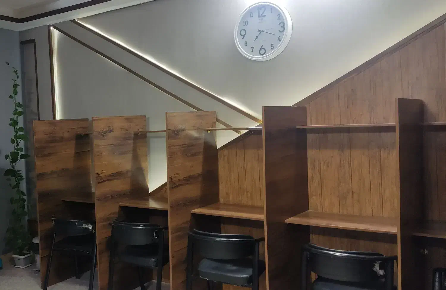 مشاور تحصیلی در حرف آخر|استخدام آموزشی|رشت, منظریه|دیوار