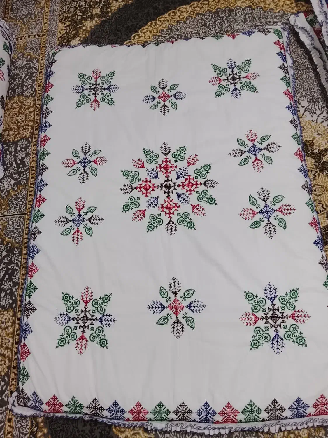 تشک و کناره و بالشت بلوچی کاملا دست دوز|تشک تختخواب|زاهدان, |دیوار