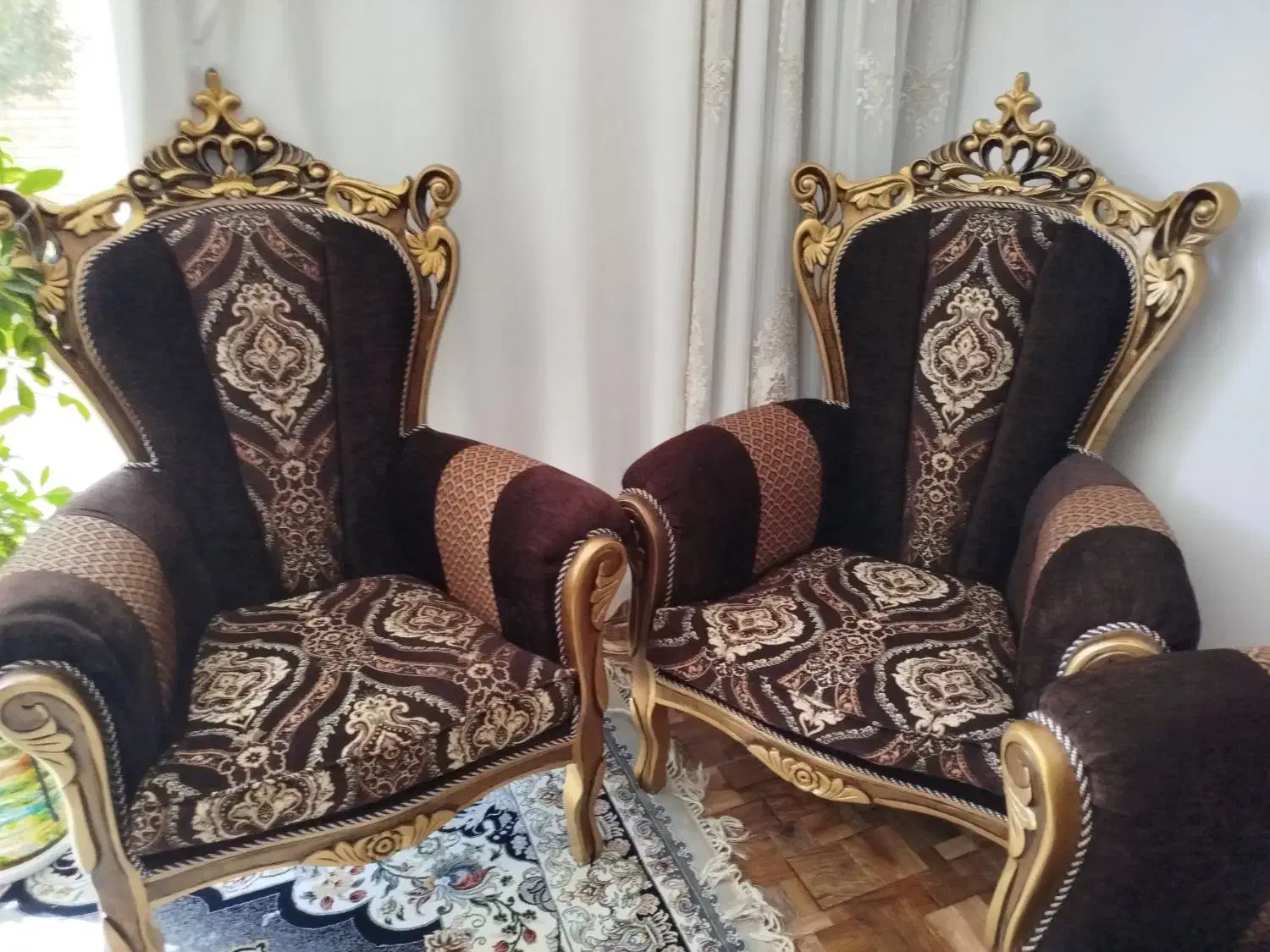 مبل سلطنتی ۹نفره تمیز و شیک|مبلمان خانگی و میز عسلی|لنجان, |دیوار