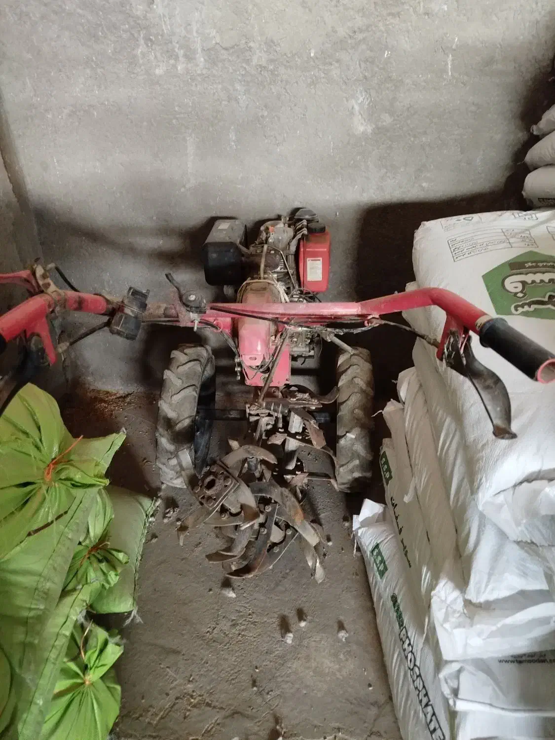 تیلر 11اسب کم کار|ماشینآلات صنعتی|ساوه, |دیوار