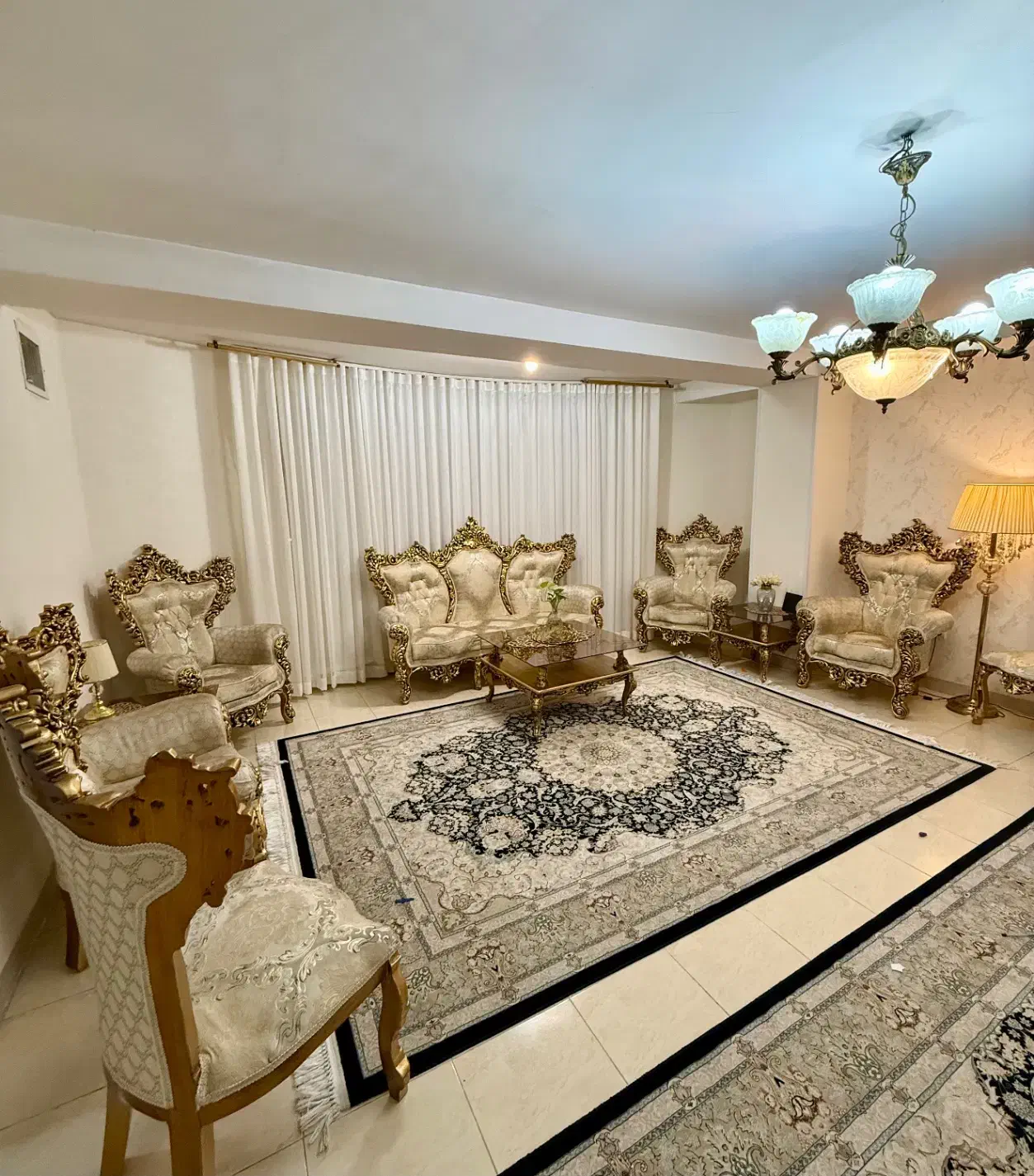 مبلمان سلطنتی ۹نفره سالم و در حد|مبلمان خانگی و میز عسلی|محمدشهر, سیدآباد|دیوار