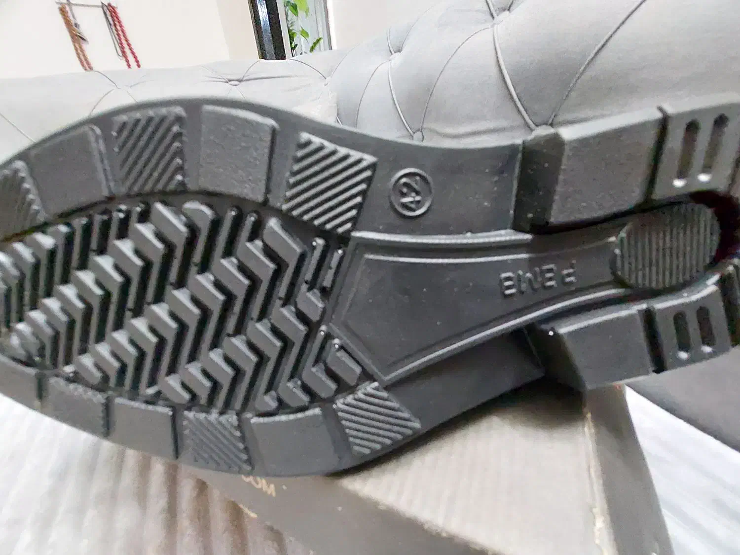 کفش|کیف، کفش، کمربند|گلبهار, شهر جدید گلبهار|دیوار