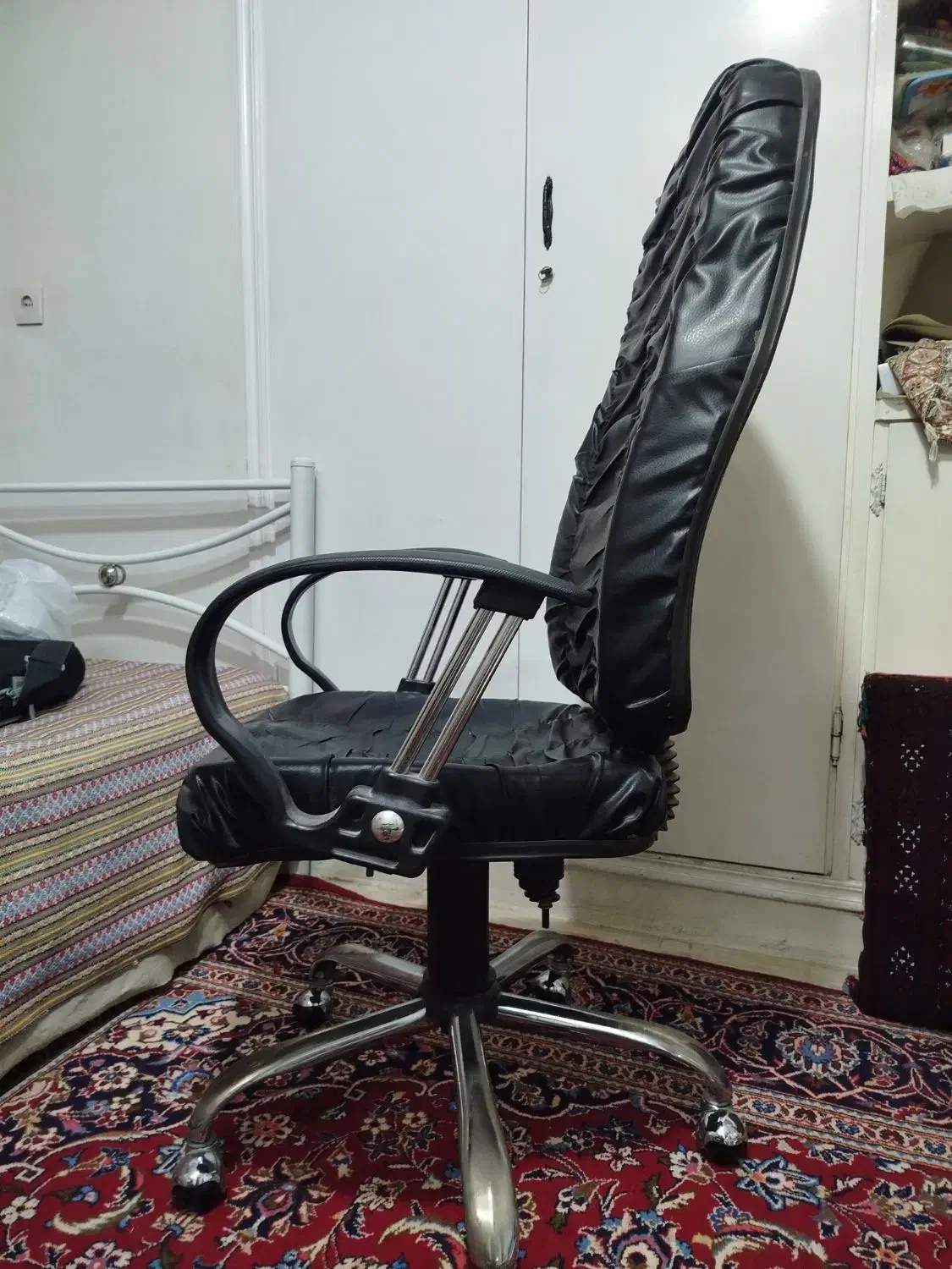 صندلی چرخدار|صندلی و نیمکت|شیراز, آزادگان|دیوار