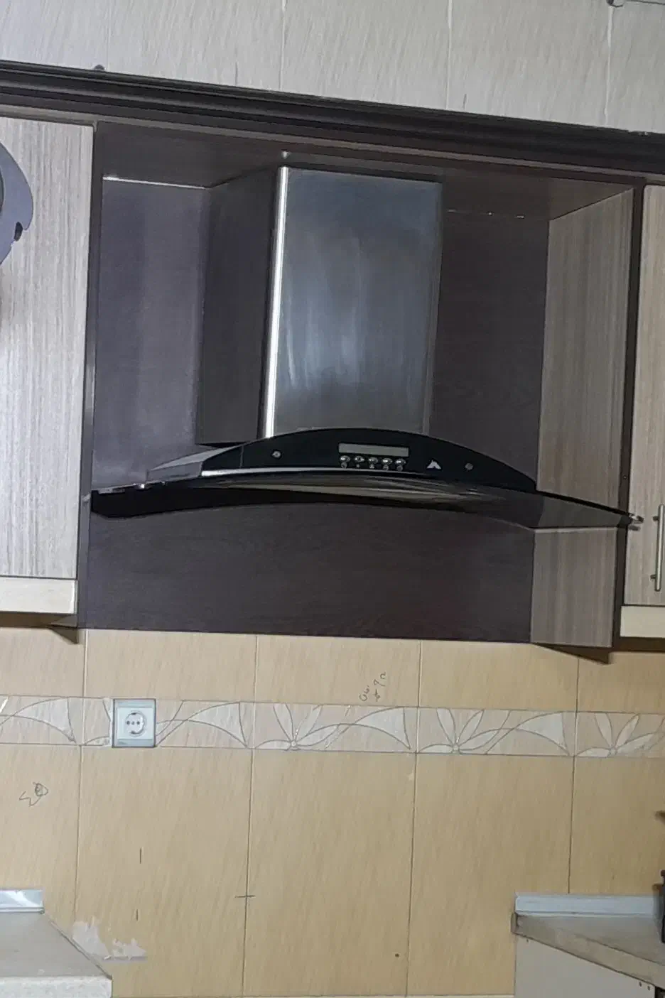 هود|هود|نیشابور, میدان حافظ|دیوار