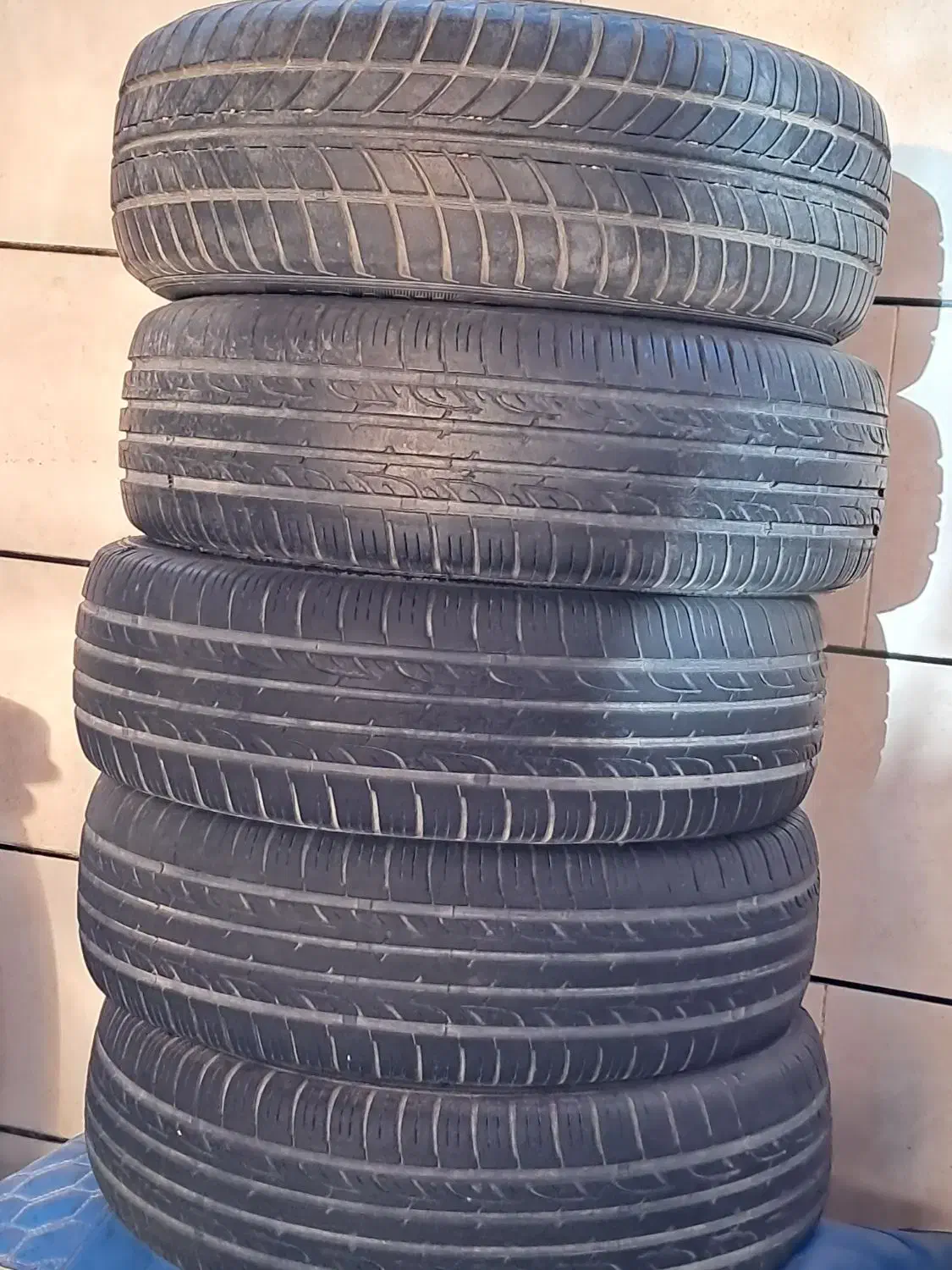 لاستیک کوئیک|قطعات یدکی و لوازم جانبی|بندر امام خمینی, |دیوار