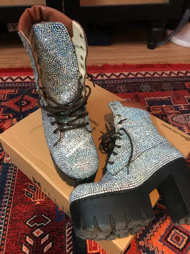 نیم بوت نگینی سایز ۳۷ ۳۸|کیف، کفش، کمربند|چمستان, |دیوار