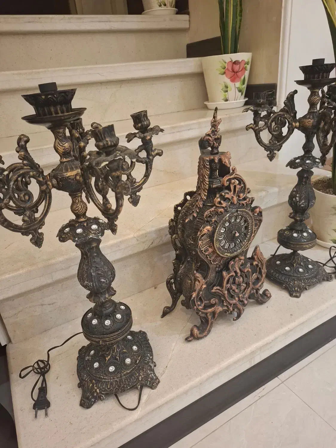 شمعدان و ساعت|لوستر و چراغ آویز|کاشان, شهرک امیرالمومنین|دیوار