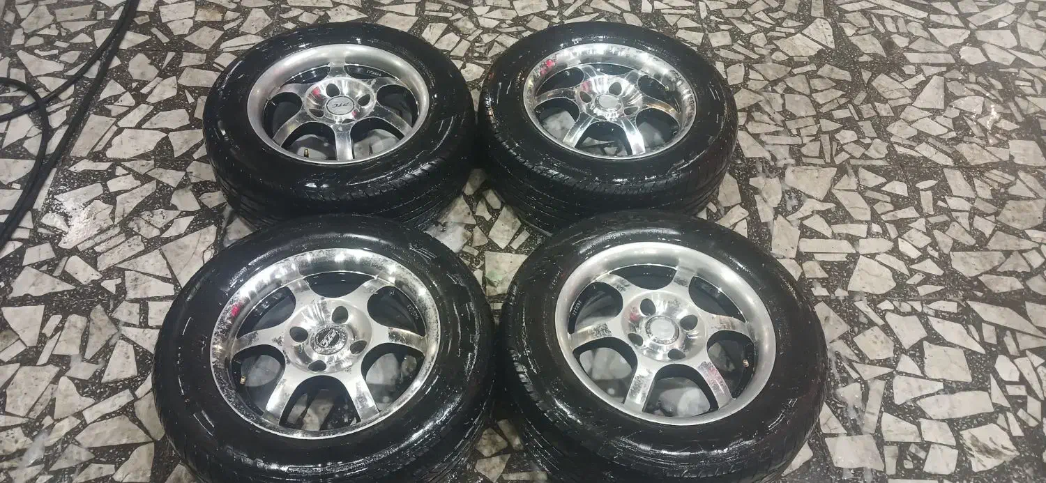 رینگ و لاستیک سایز ۱۴|قطعات یدکی و لوازم جانبی|رشت, فرودگاه سردار جنگل رشت|دیوار